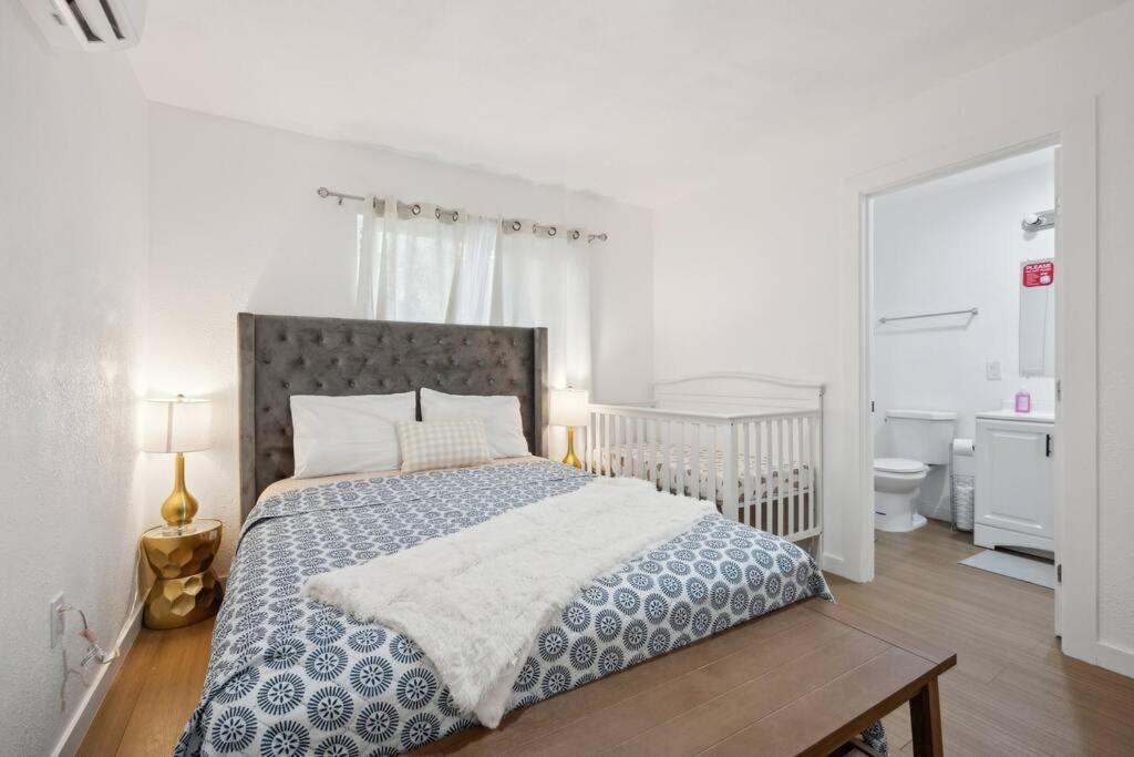 Entire Private 3-bedroom Home, Ranch, Baby Crib, Gated Yard, Available Now San Diego